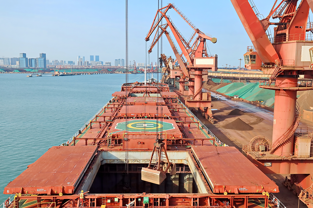 Iron ore shipments and iron ore prices